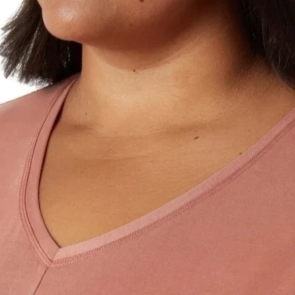 32 Degrees Cool Women's Soft Luxe Short Sleeve V-Neck Top | Red/Pink| 2X - Picture 5 of 15